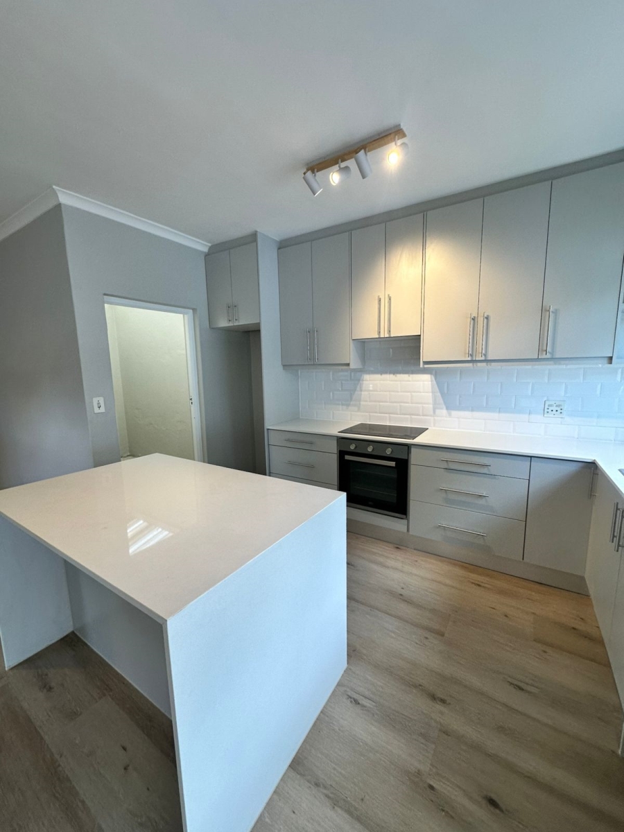 To Let 1 Bedroom Property for Rent in Harfield Village Western Cape